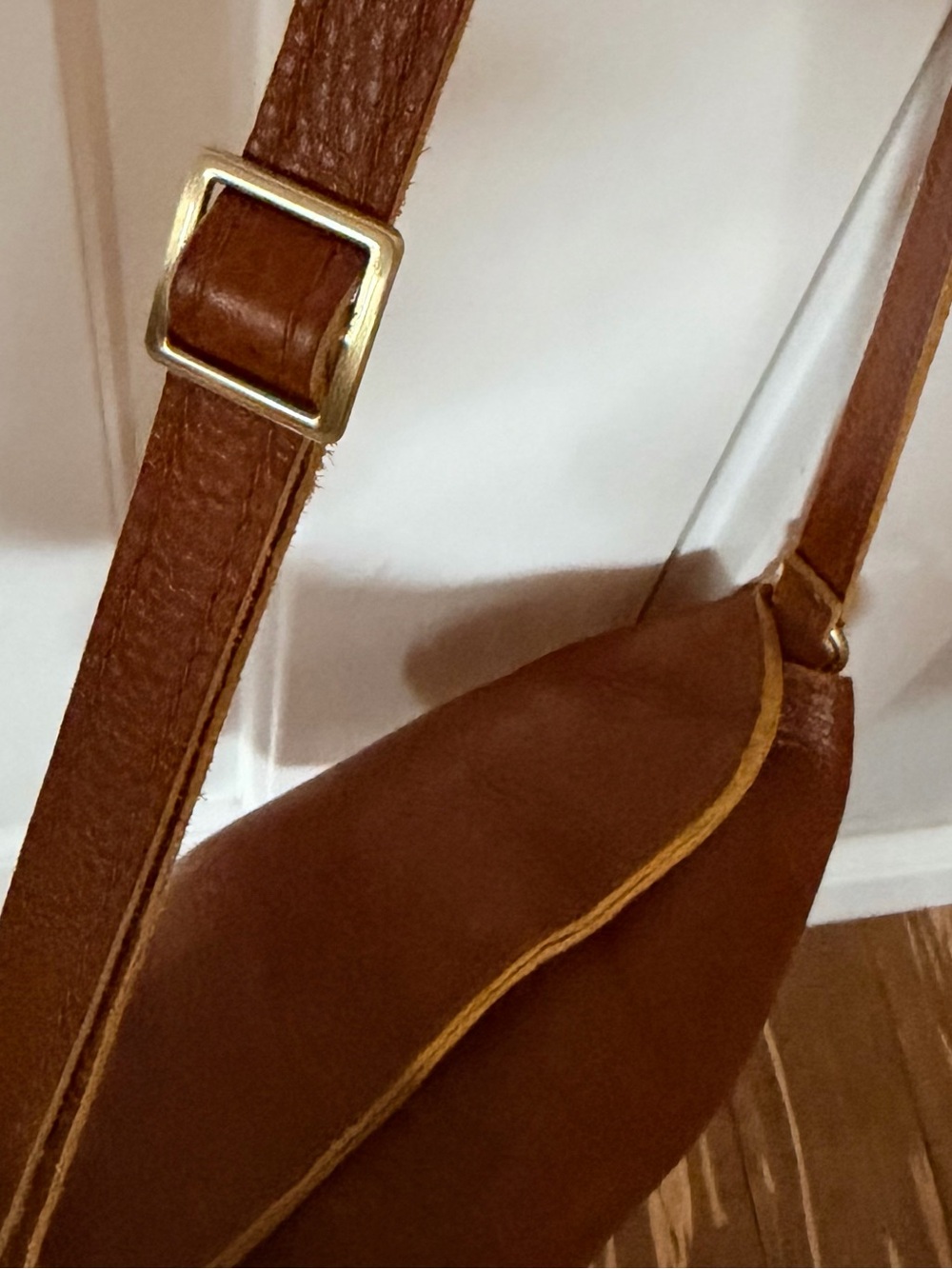 Portland Leather Tan Brown Crossbody Bag with Yellow Trim - Picture 4 of 9